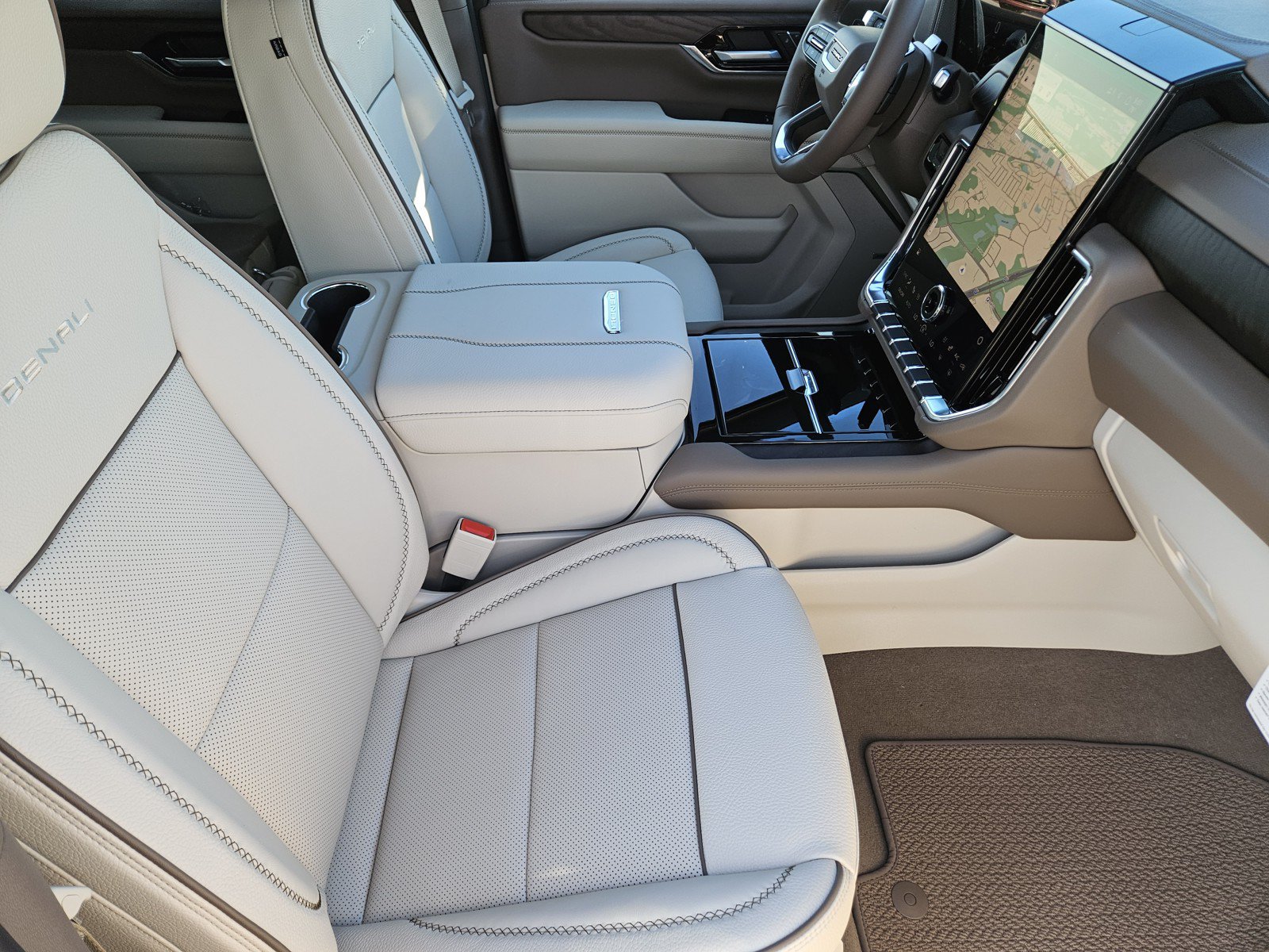 New 2027 GMC Yukon Denali w/ Denali Reserve Package AWD/4WD image 10