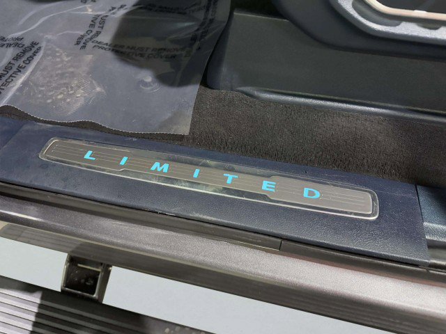 Used 2022 Ford F250 Limited w/ FX4 Off-Road Package image 24