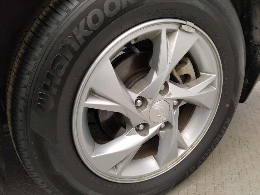 Used 2023 Hyundai Elantra SE image 31