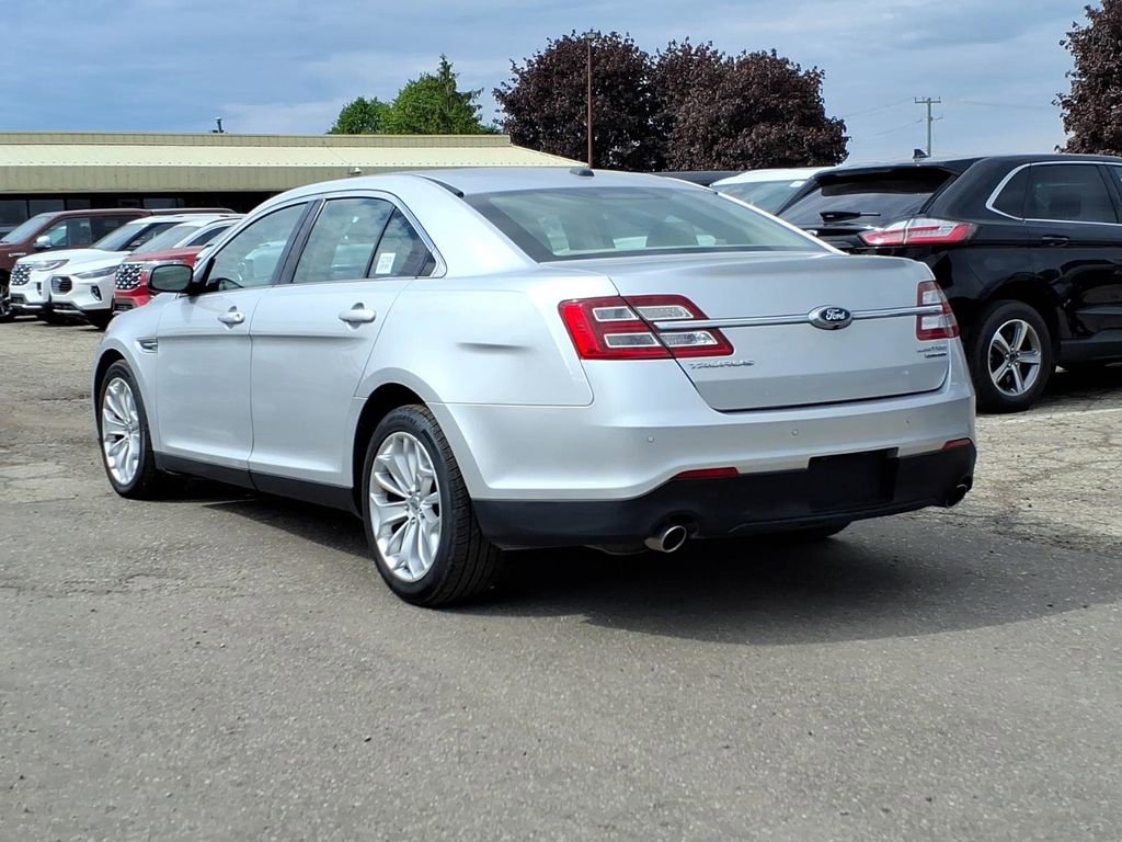 Used 2017 Ford Taurus Limited FWD image 3