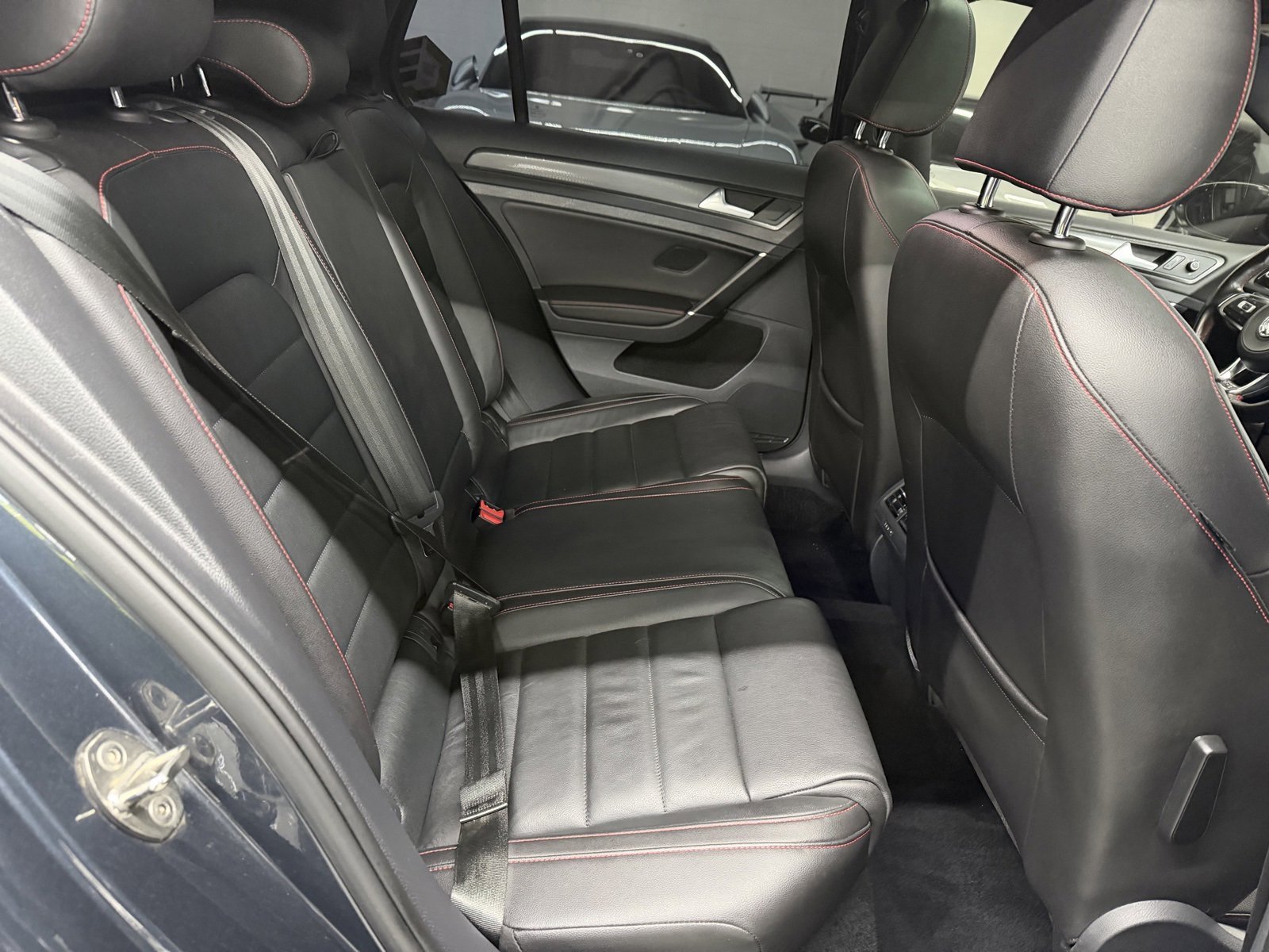 Used 2019 Volkswagen GTI SE w/ SE Experience Package image 23