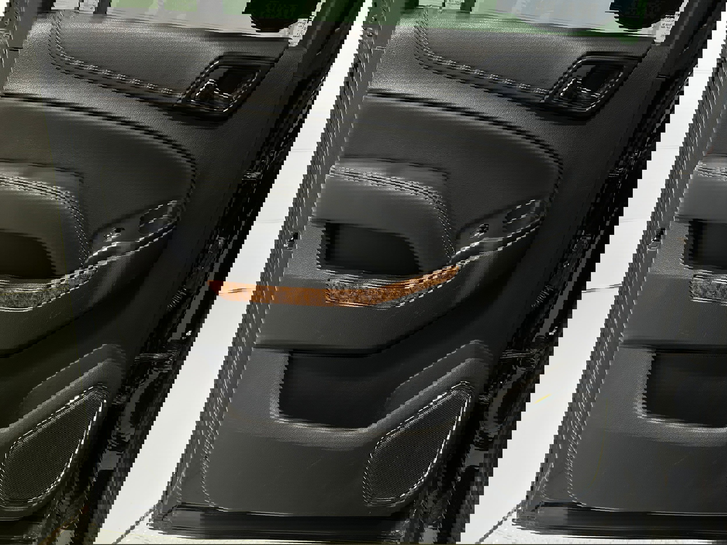 Used 2020 Chevrolet Suburban Premier image 28