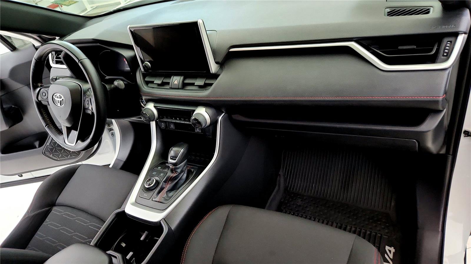 Used 2024 Toyota RAV4 SE w/ Weather & Moonroof Package image 24