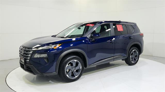 Certified 2025 Nissan Rogue SV image 3