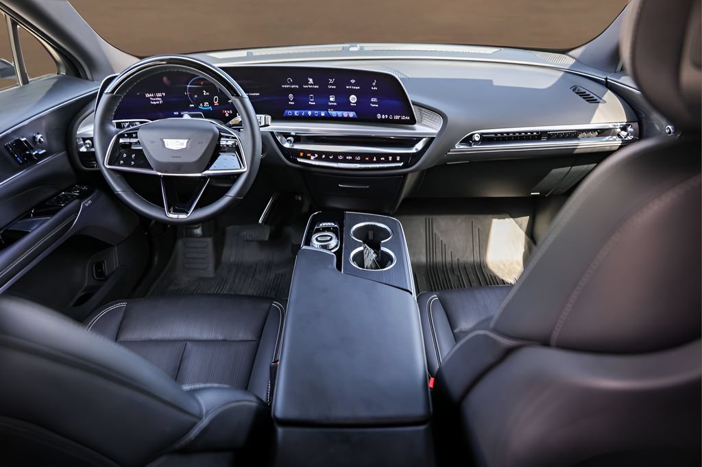 Certified 2025 Cadillac Lyriq Luxury w/ LPO, Floor Liner Package AWD/4WD image 23