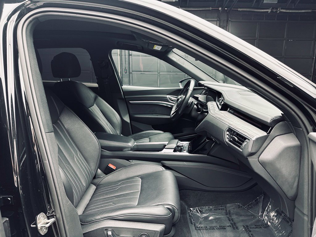 Used 2022 Audi e-tron Chronos AWD/4WD image 18