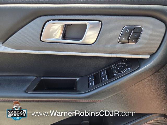 Used 2025 Ford Explorer ST-Line w/ Premium Package RWD image 27