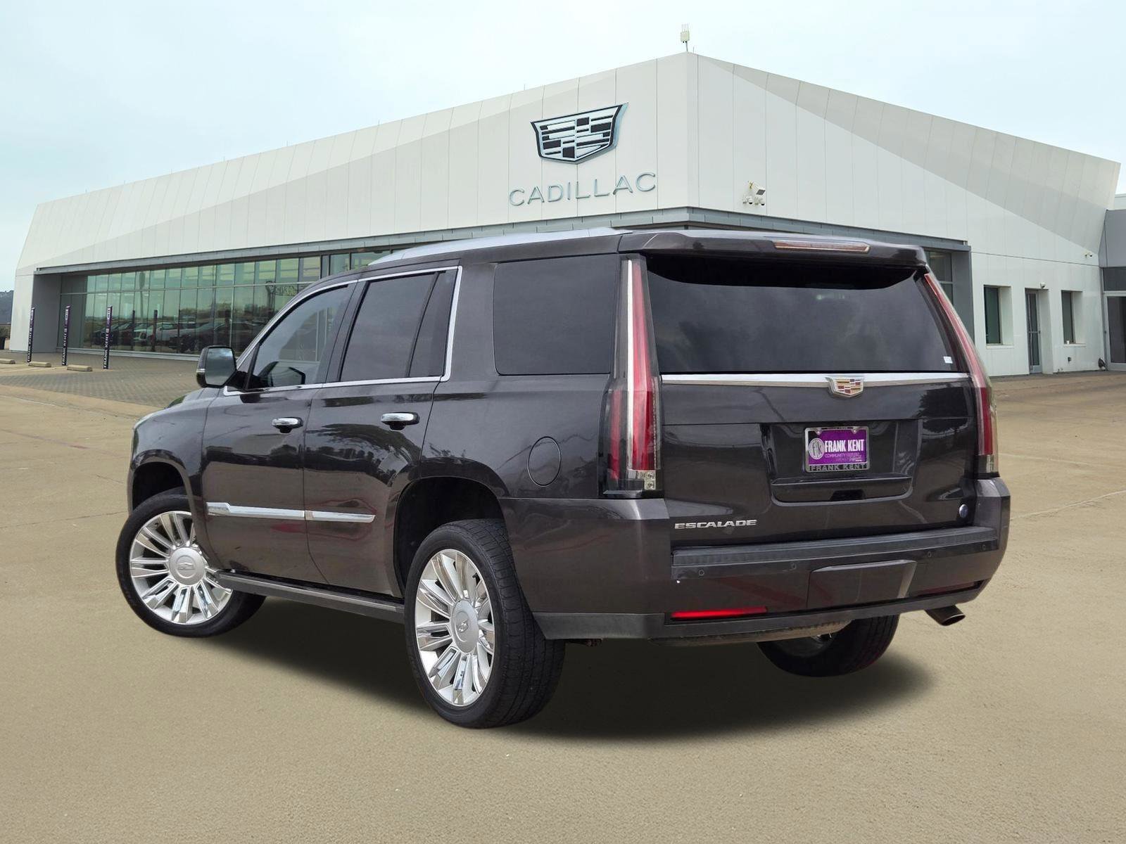 Used 2016 Cadillac Escalade Platinum AWD/4WD image 4