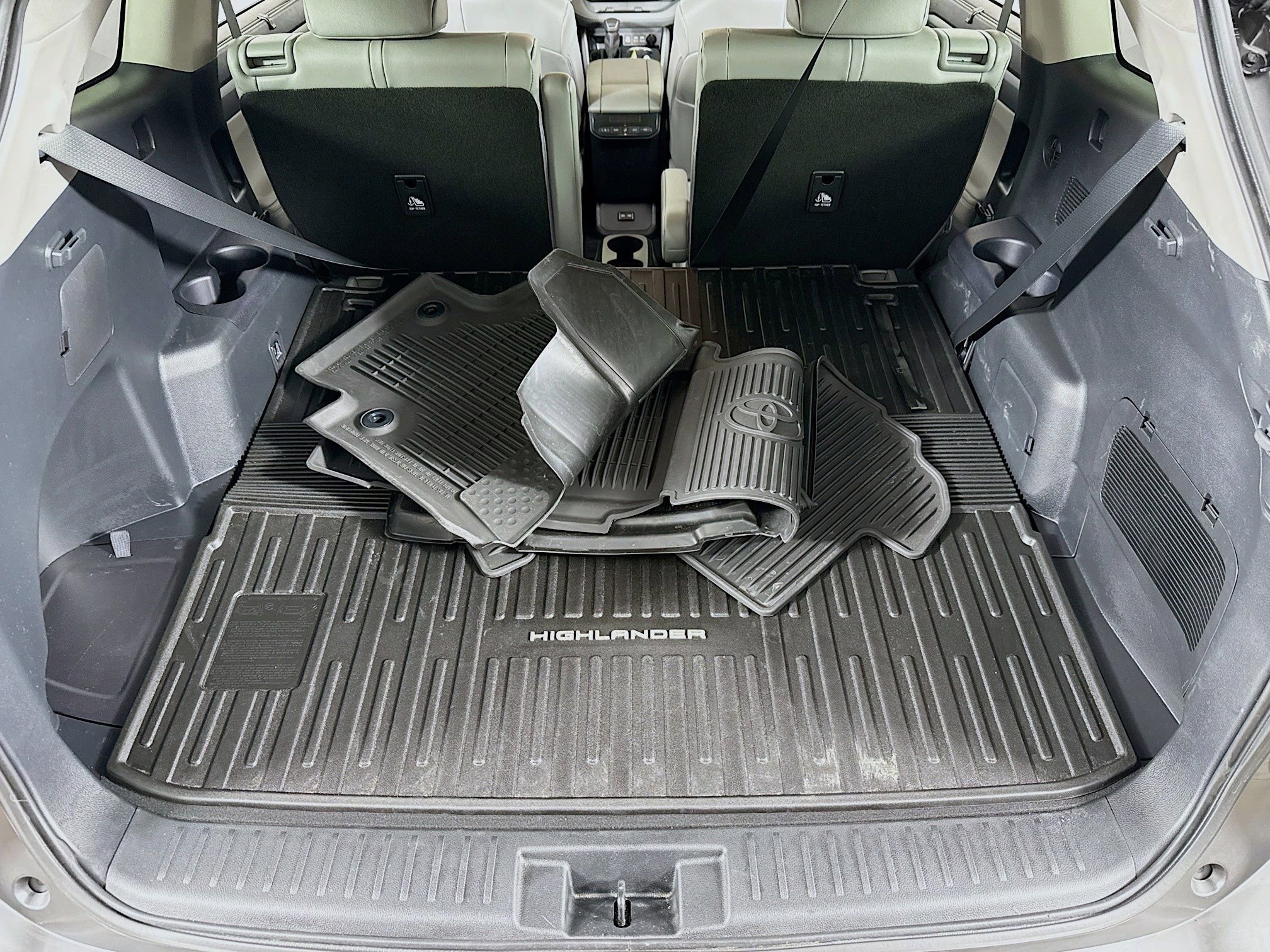 Certified 2025 Toyota Highlander XLE image 22