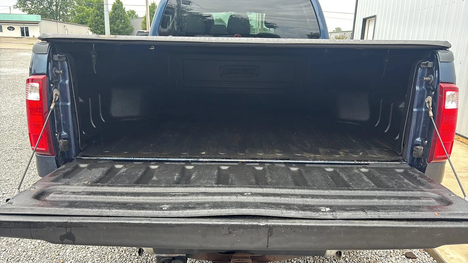 Used 2016 Ford F250 XLT w/ XLT Premium Package AWD/4WD image 5