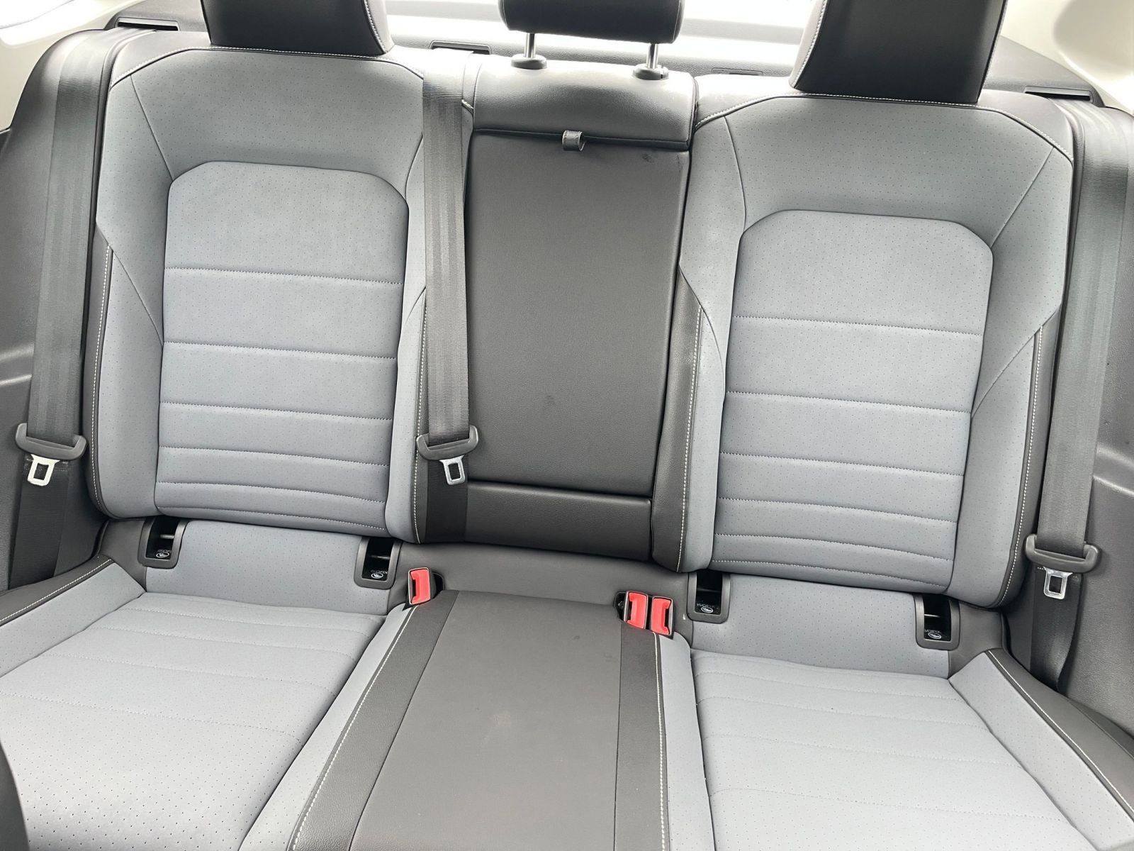 Used 2025 Volkswagen Jetta SE image 38