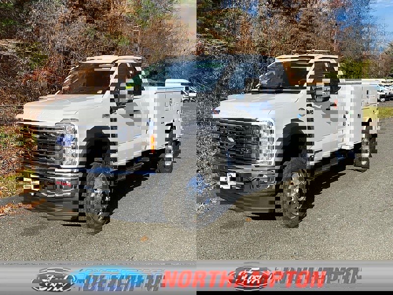 New 2026 Ford F450 XLT w/ XLT Value Package image 1