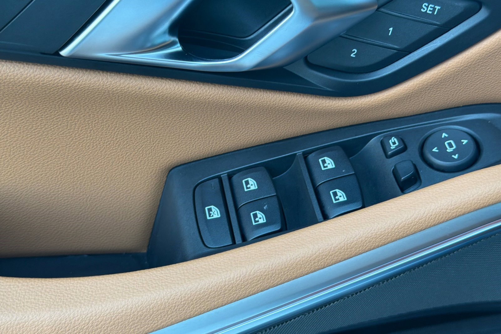 Used 2025 BMW 330i Sedan w/ Premium Package image 13