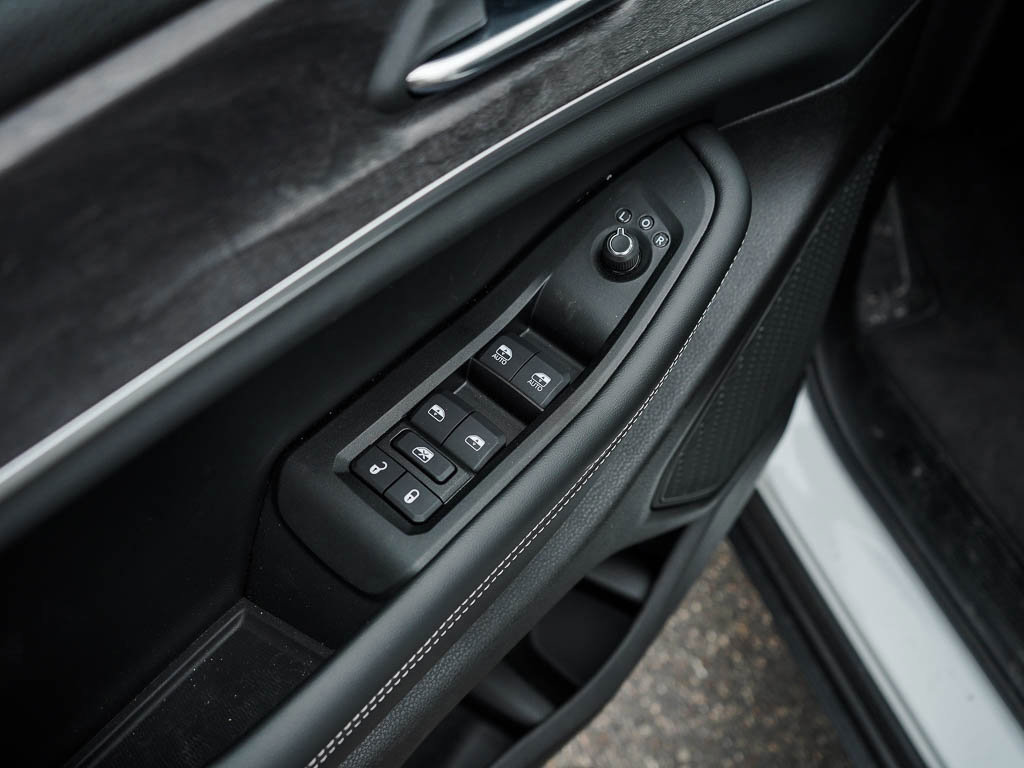 New 2025 Jeep Grand Cherokee Limited w/ Black Appearance Package image 18