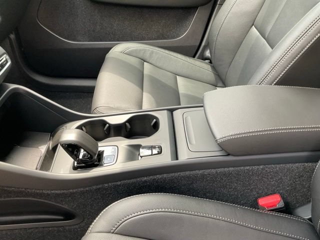 New 2026 Volvo XC40 B4 Core w/ Climate Package FWD image 15