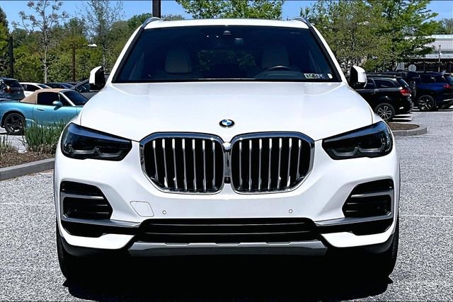 Used 2022 BMW X5 xDrive40i w/ Parking Assistance Package AWD/4WD image 12