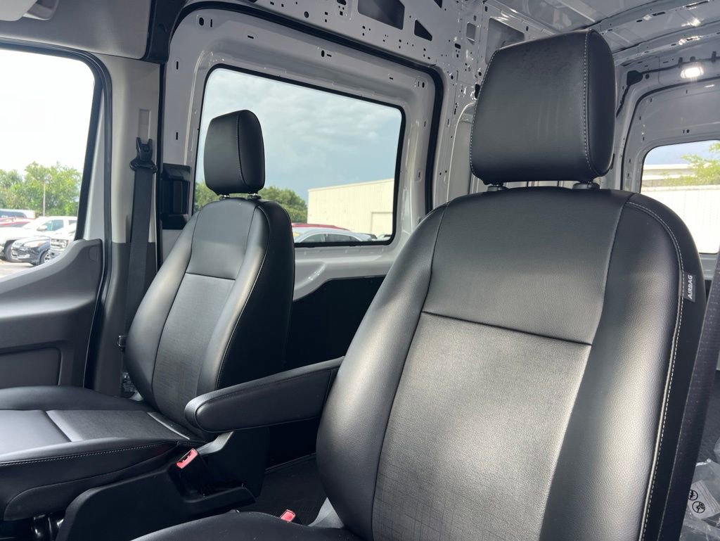 Used 2025 Ford Transit 250 148 High Roof RWD image 10