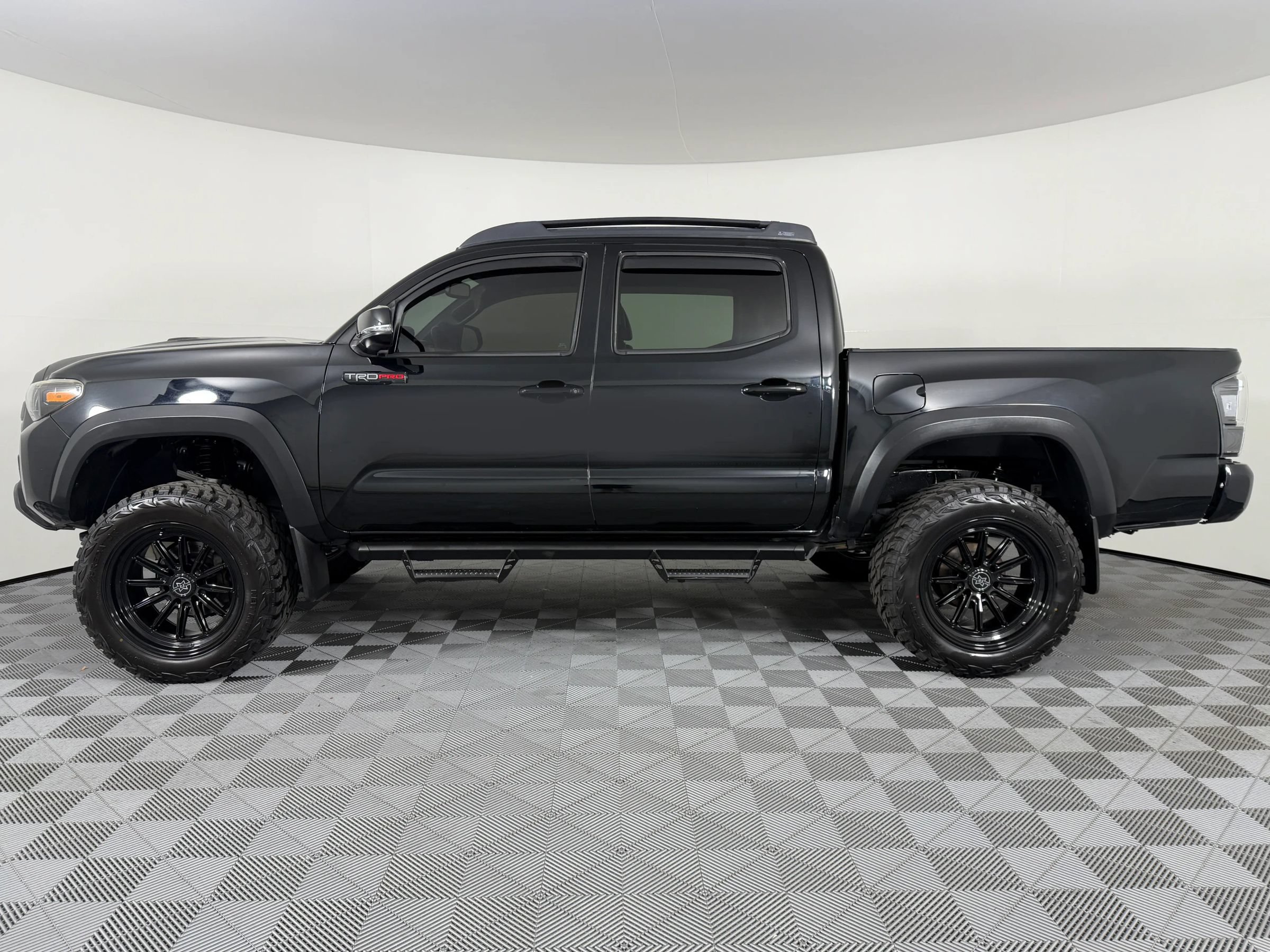 Used 2019 Toyota Tacoma TRD Pro AWD/4WD image 13