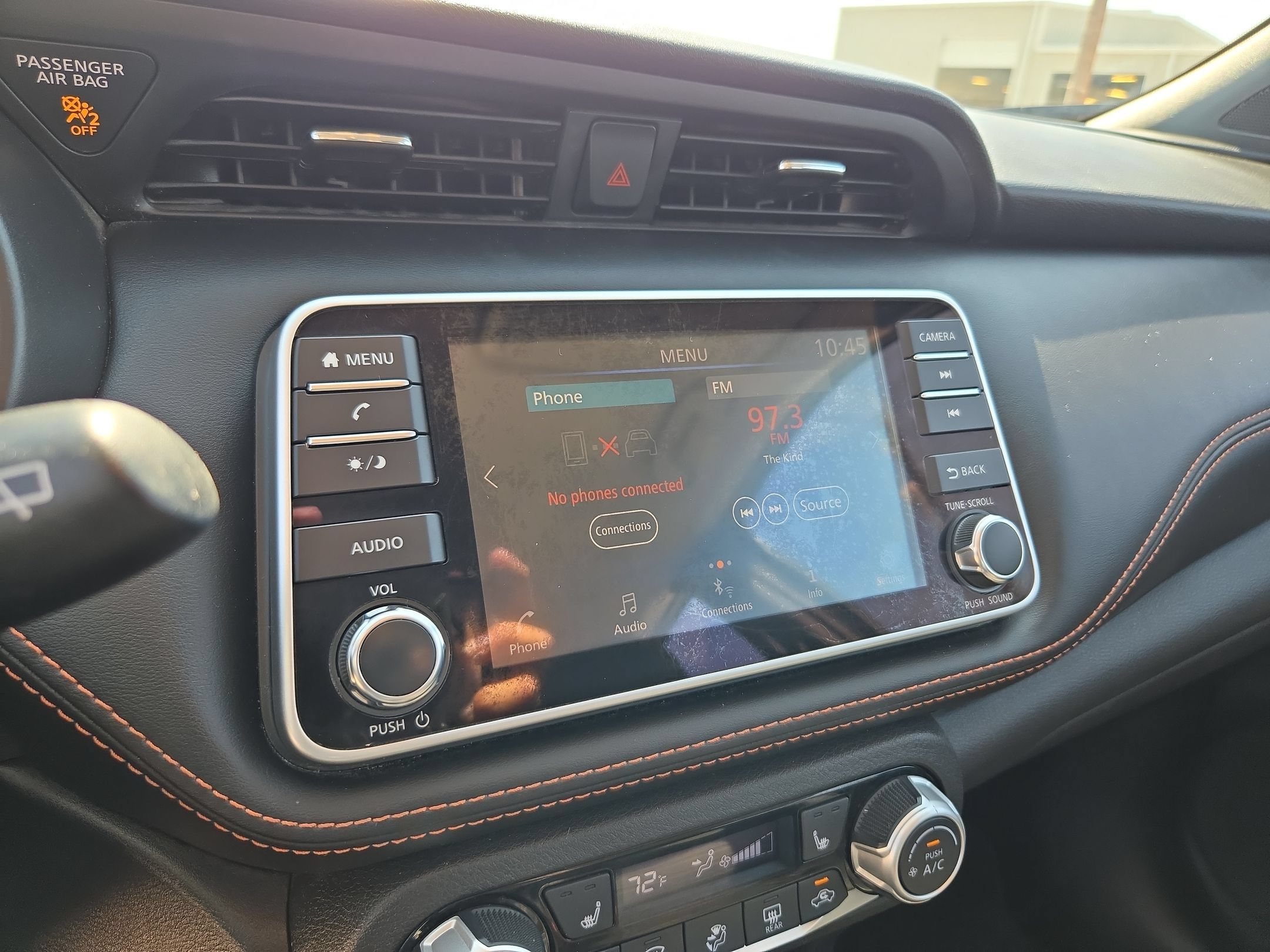 Used 2019 Nissan Kicks SR w/ SR Premium Package FWD image 16