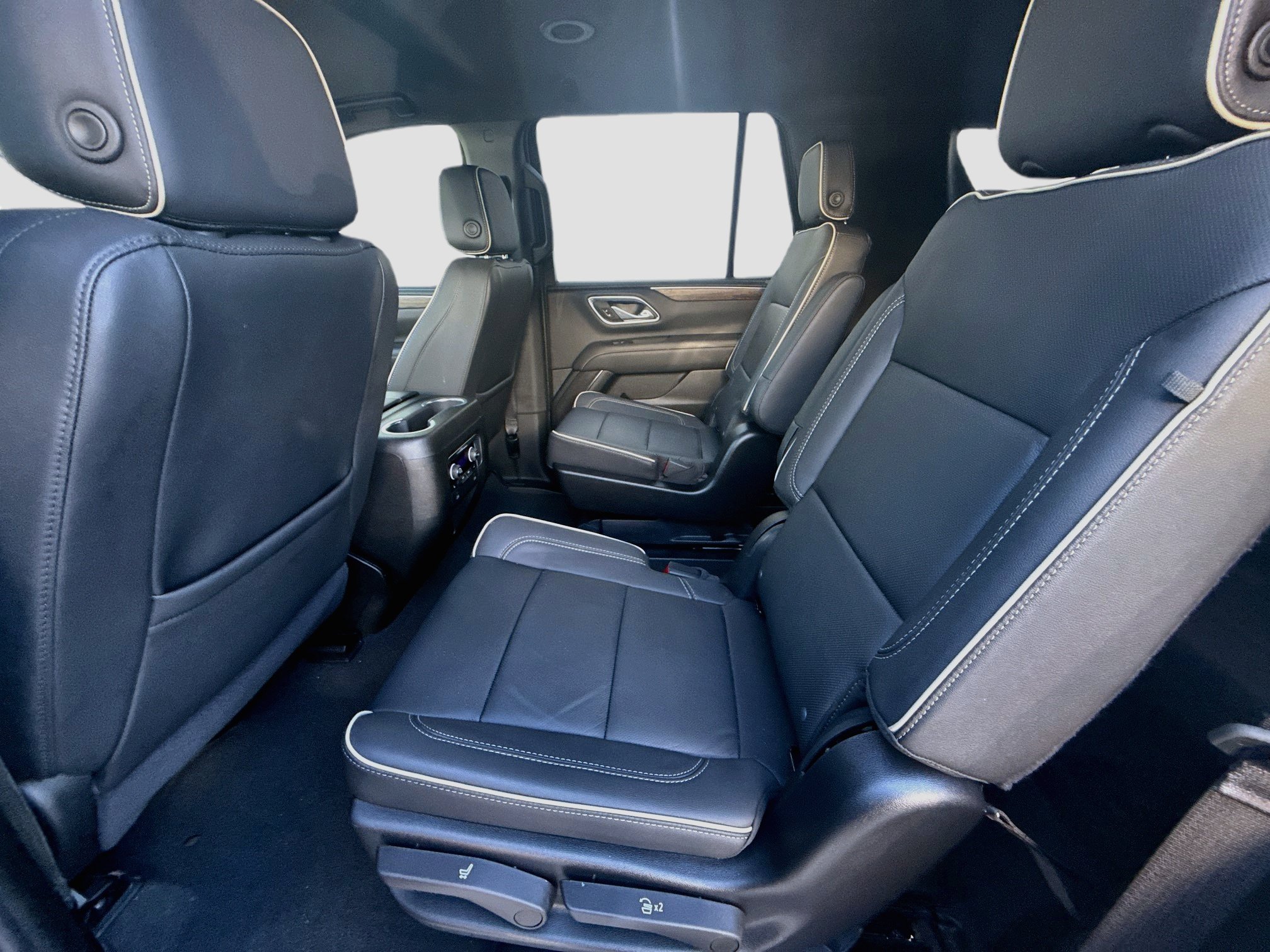 Used 2024 Chevrolet Tahoe Premier RWD image 24