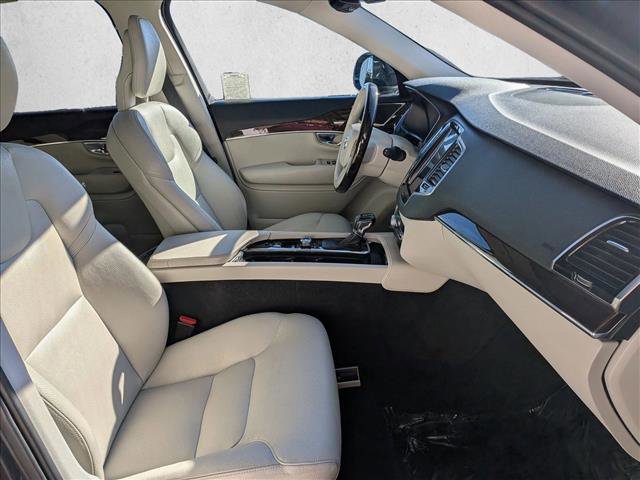 Used 2016 Volvo XC90 T6 Momentum w/ Momentum Plus Package image 23