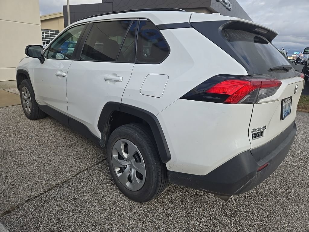 Used 2019 Toyota RAV4 LE image 5