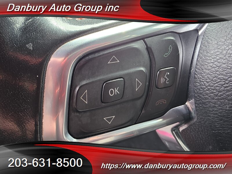 Used 2022 Jeep Wrangler Unlimited Rubicon w/ Cold Weather Group AWD/4WD image 14