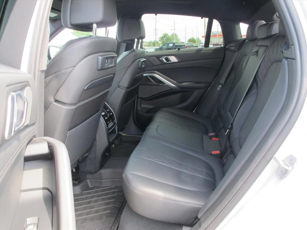 Used 2022 BMW X6 M50i w/ Executive Package AWD/4WD image 24