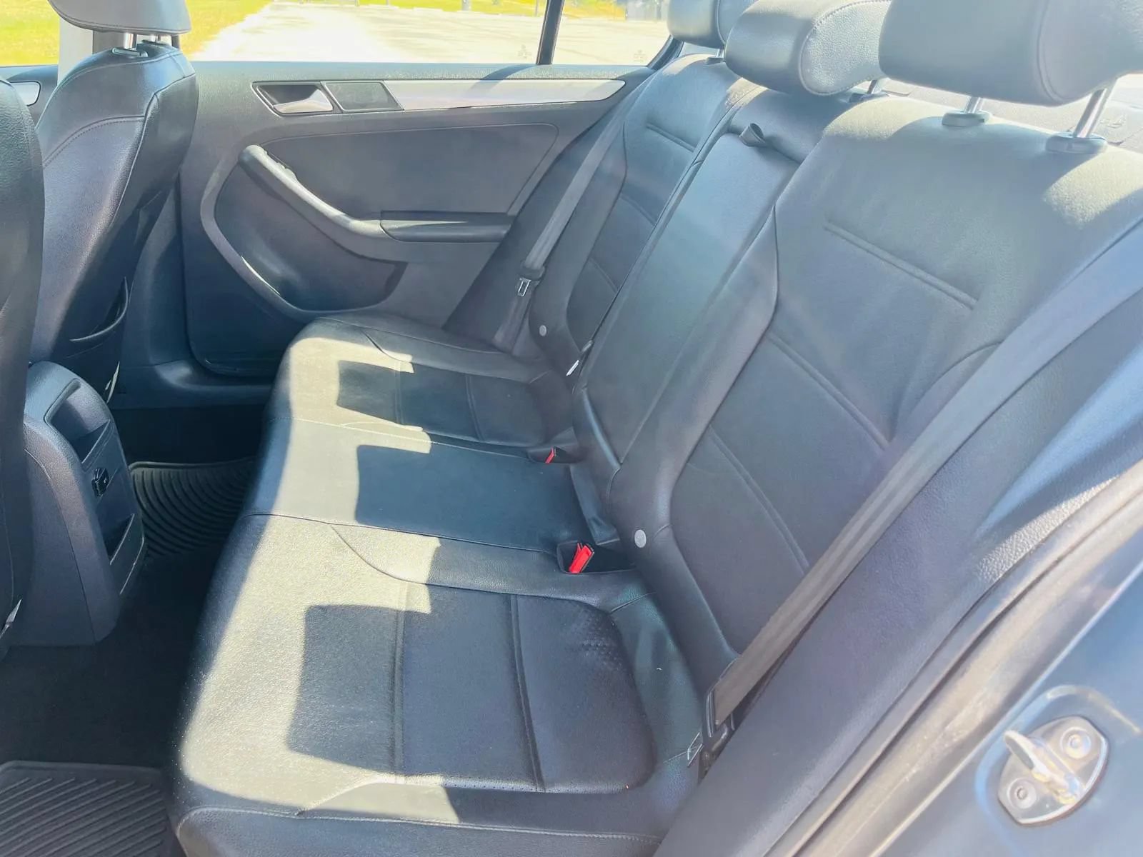 Used 2015 Volkswagen Jetta SE FWD image 17