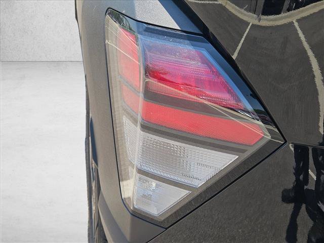 Used 2025 Hyundai Kona SEL FWD image 15