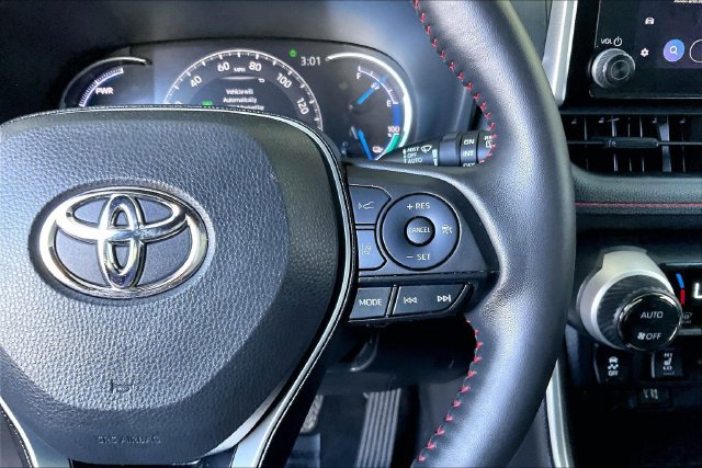 Used 2024 Toyota RAV4 SE w/ Weather & Moonroof Package AWD/4WD image 19