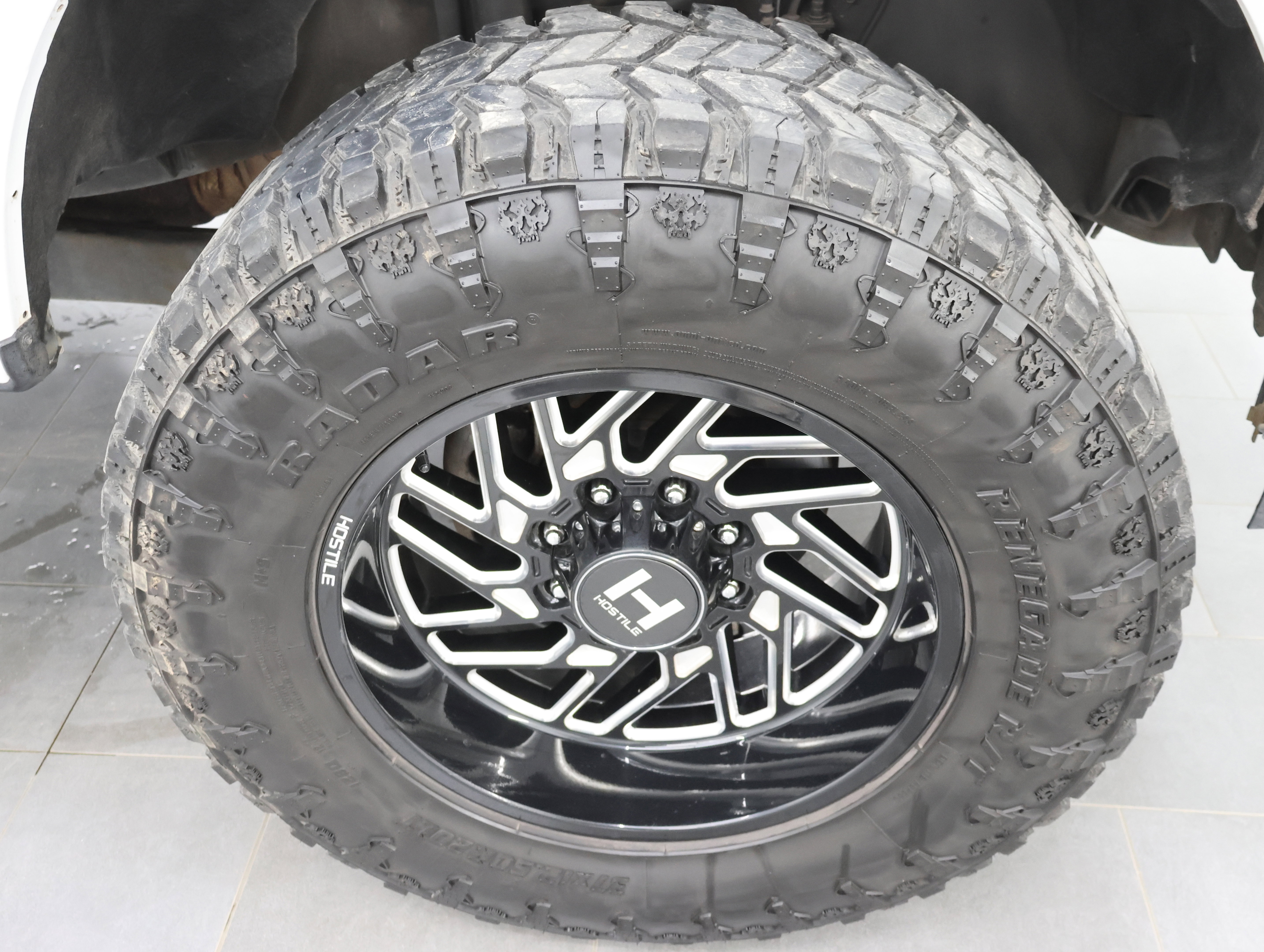 Used 2022 Ford F350 XLT w/ XLT Value Package image 3