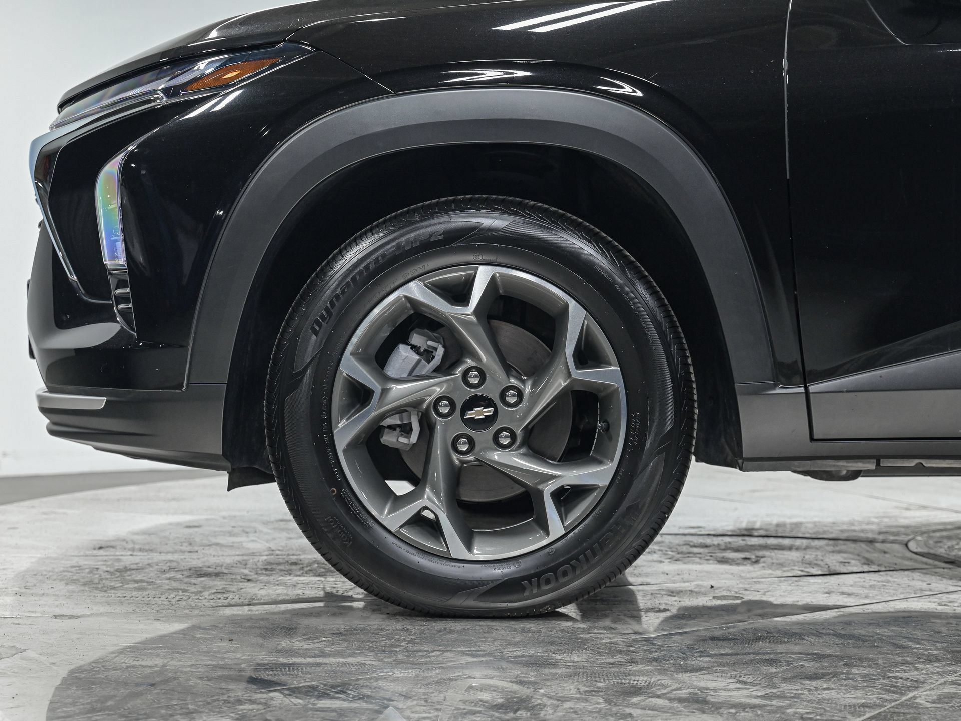 Used 2026 Chevrolet Trax LT FWD image 3