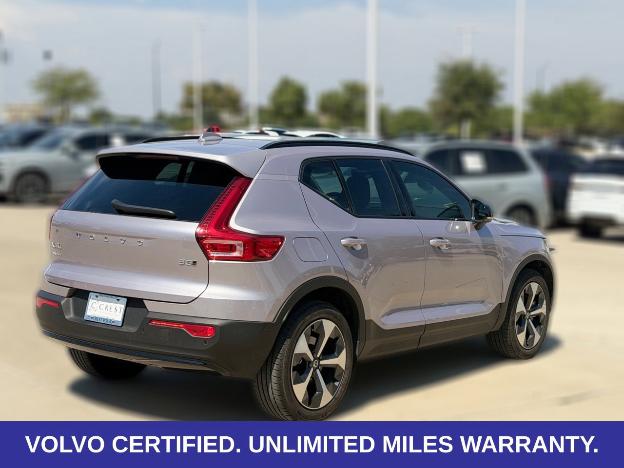 Certified 2026 Volvo XC40 B5 Plus AWD/4WD image 8