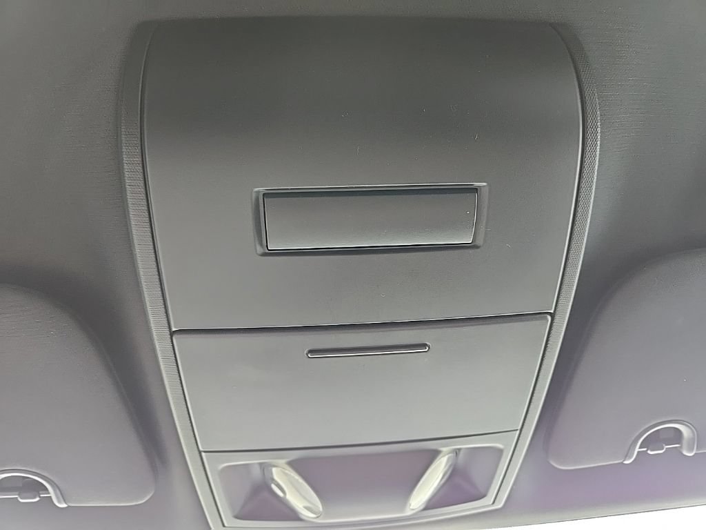 Used 2016 Dodge Grand Caravan SE FWD image 25