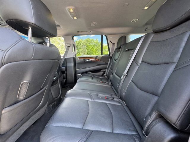 Used 2016 Cadillac Escalade Luxury AWD/4WD image 13