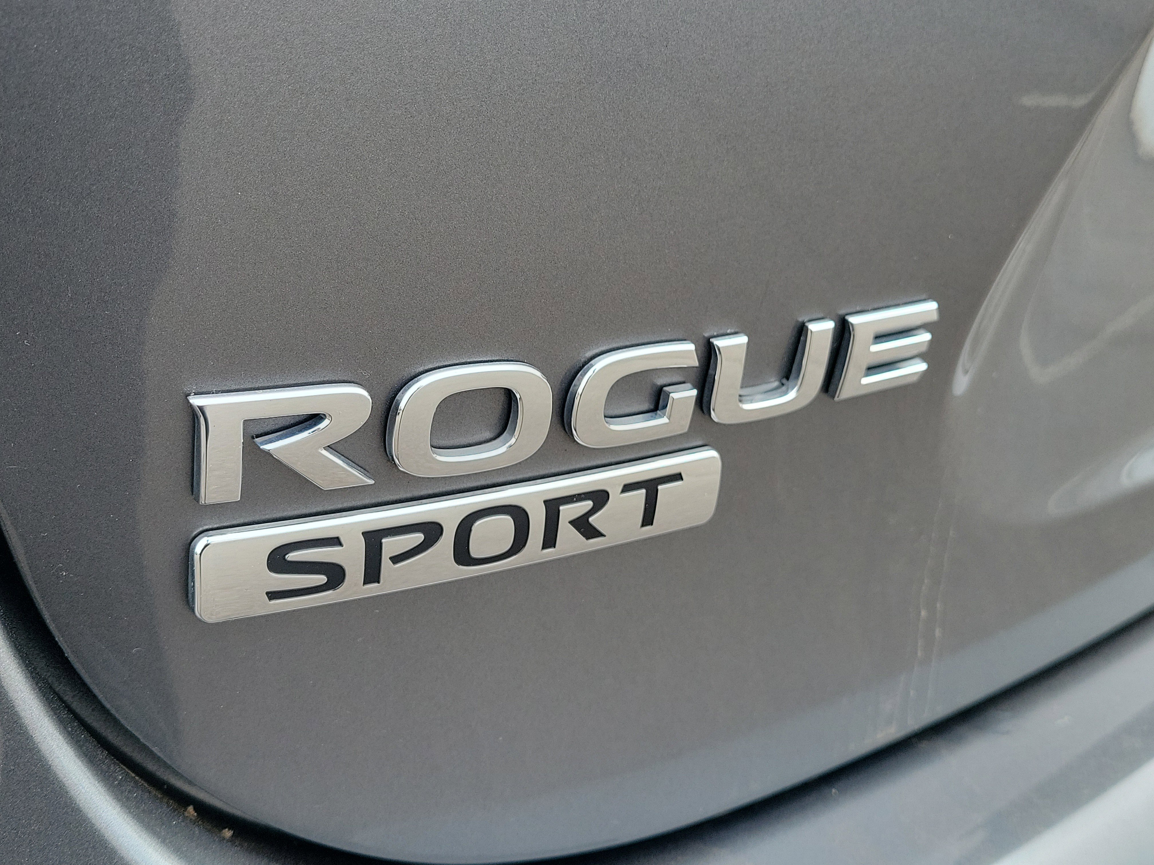 Used 2022 Nissan Rogue Sport S image 7