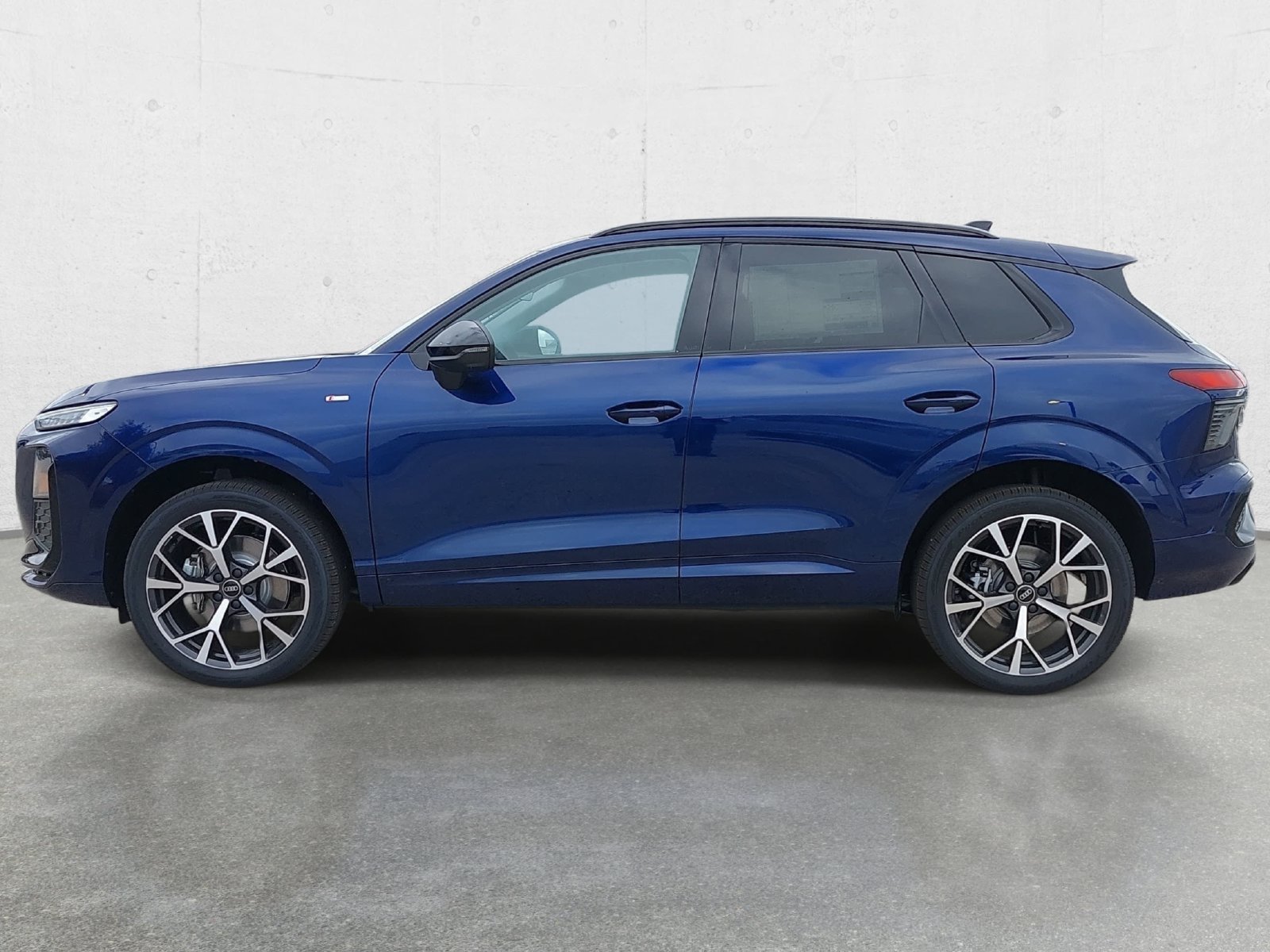 New 2026 Audi Q3 quattro 2.0T AWD/4WD image 8