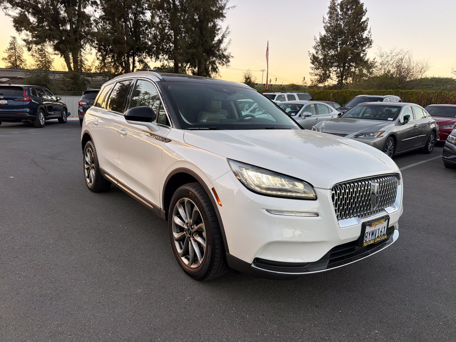 Used 2021 Lincoln Corsair FWD w/ Premium Package image 2