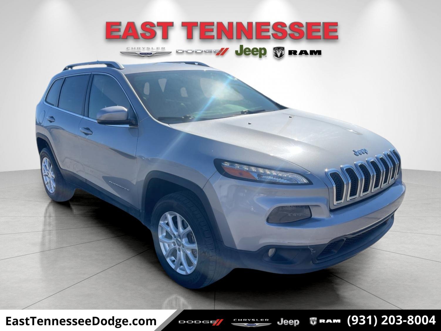 Used 2017 Jeep Cherokee Latitude w/ Safety/Convenience Group AWD/4WD image 1