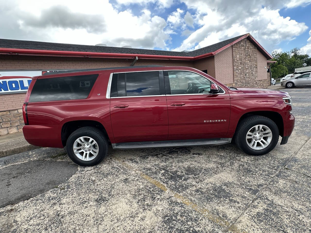 Used 2015 Chevrolet Suburban LT RWD image 10