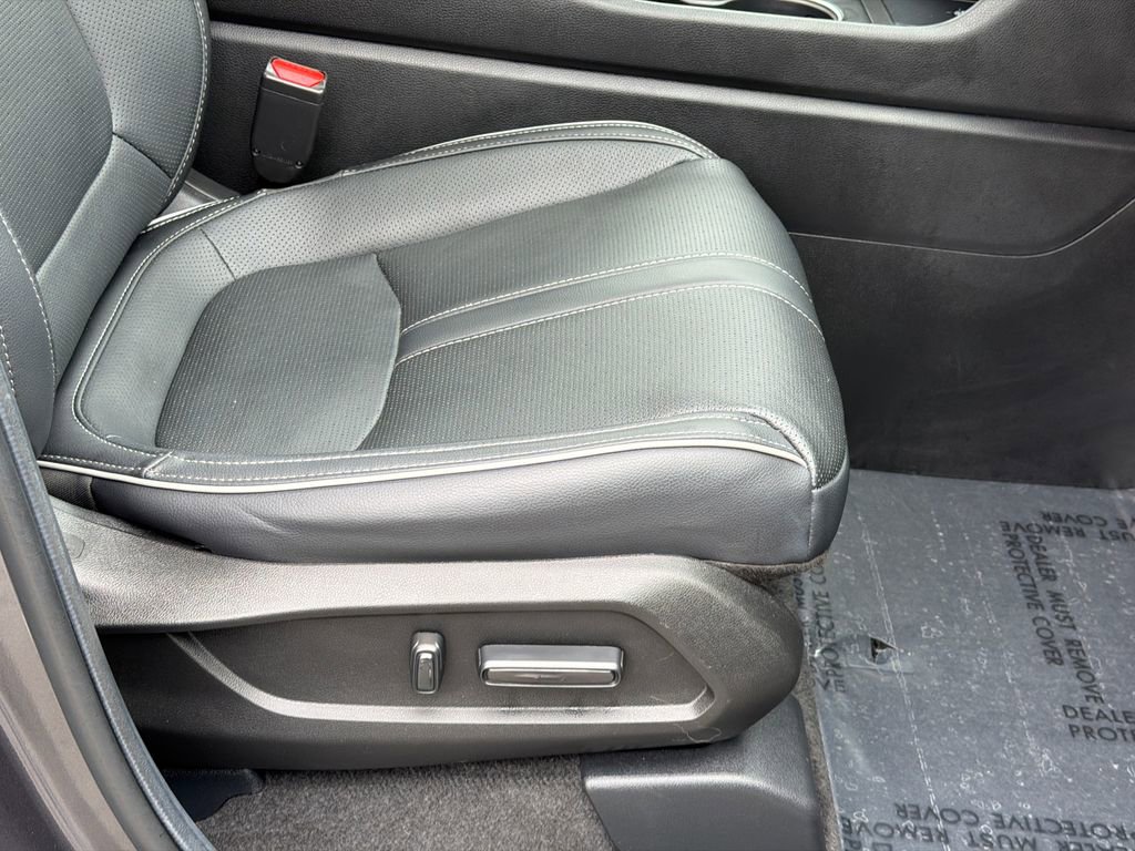 Used 2024 Honda Pilot Elite image 32