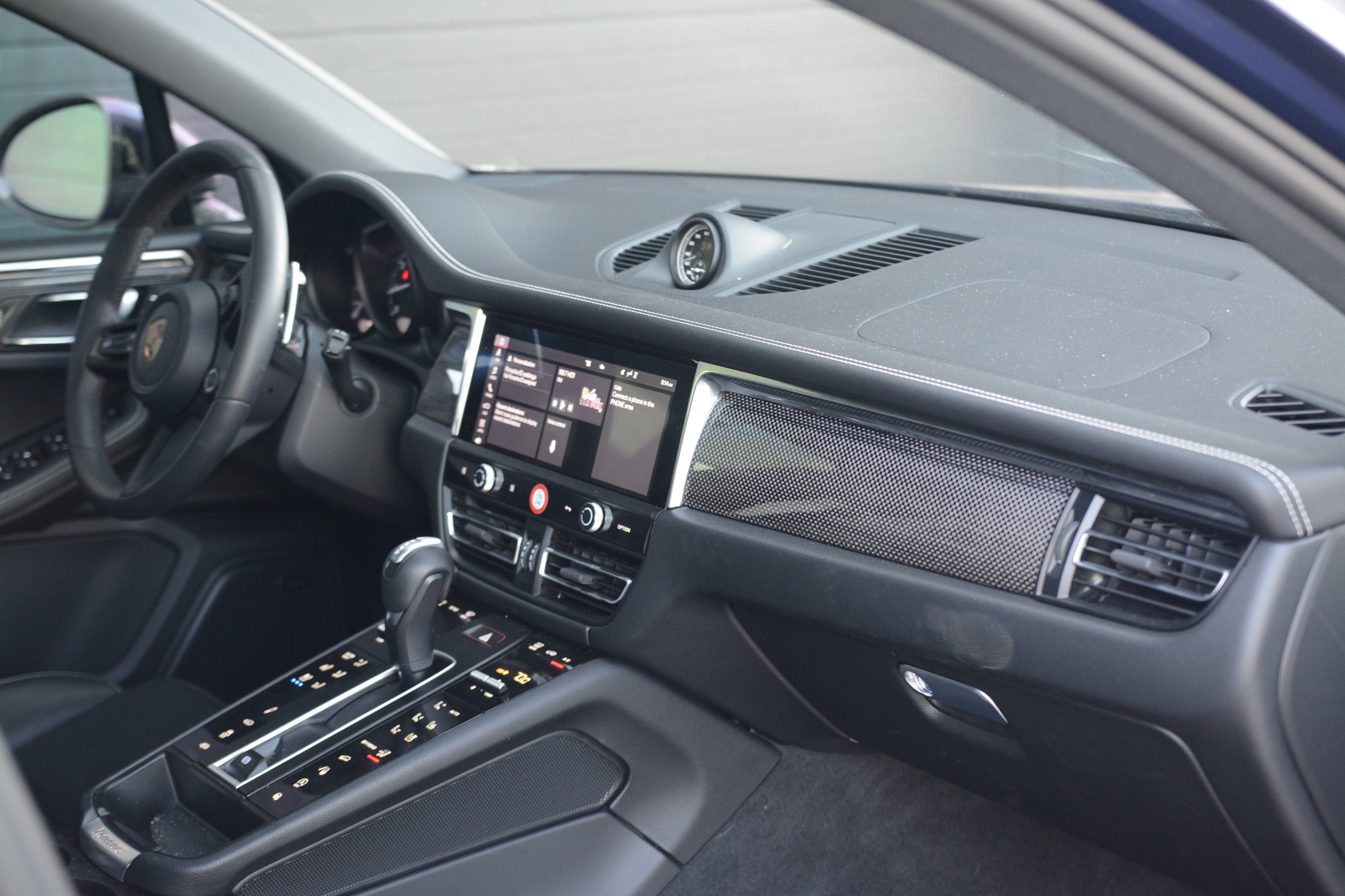 Certified 2026 Porsche Macan Turbo AWD/4WD image 20