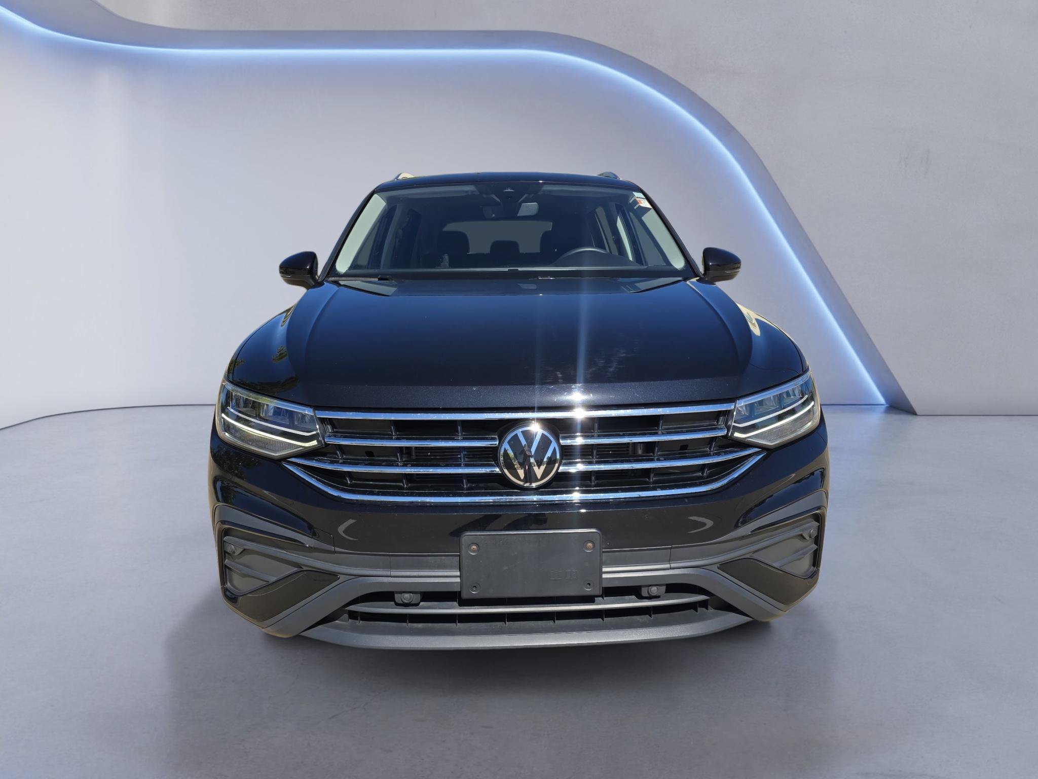 Used 2024 Volkswagen Tiguan SE AWD/4WD image 9