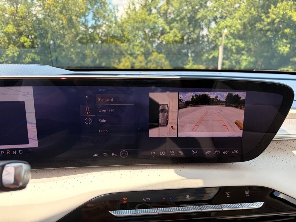Used 2026 Buick Enclave Avenir w/ Super Cruise Package FWD image 30