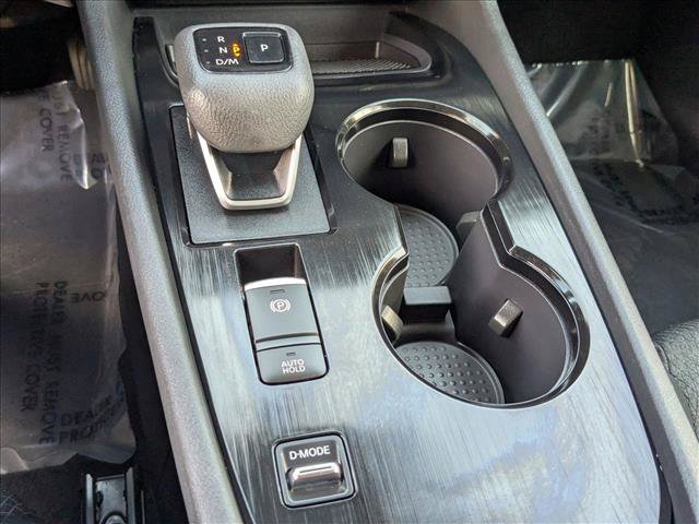 Used 2024 Nissan Rogue SV FWD image 12