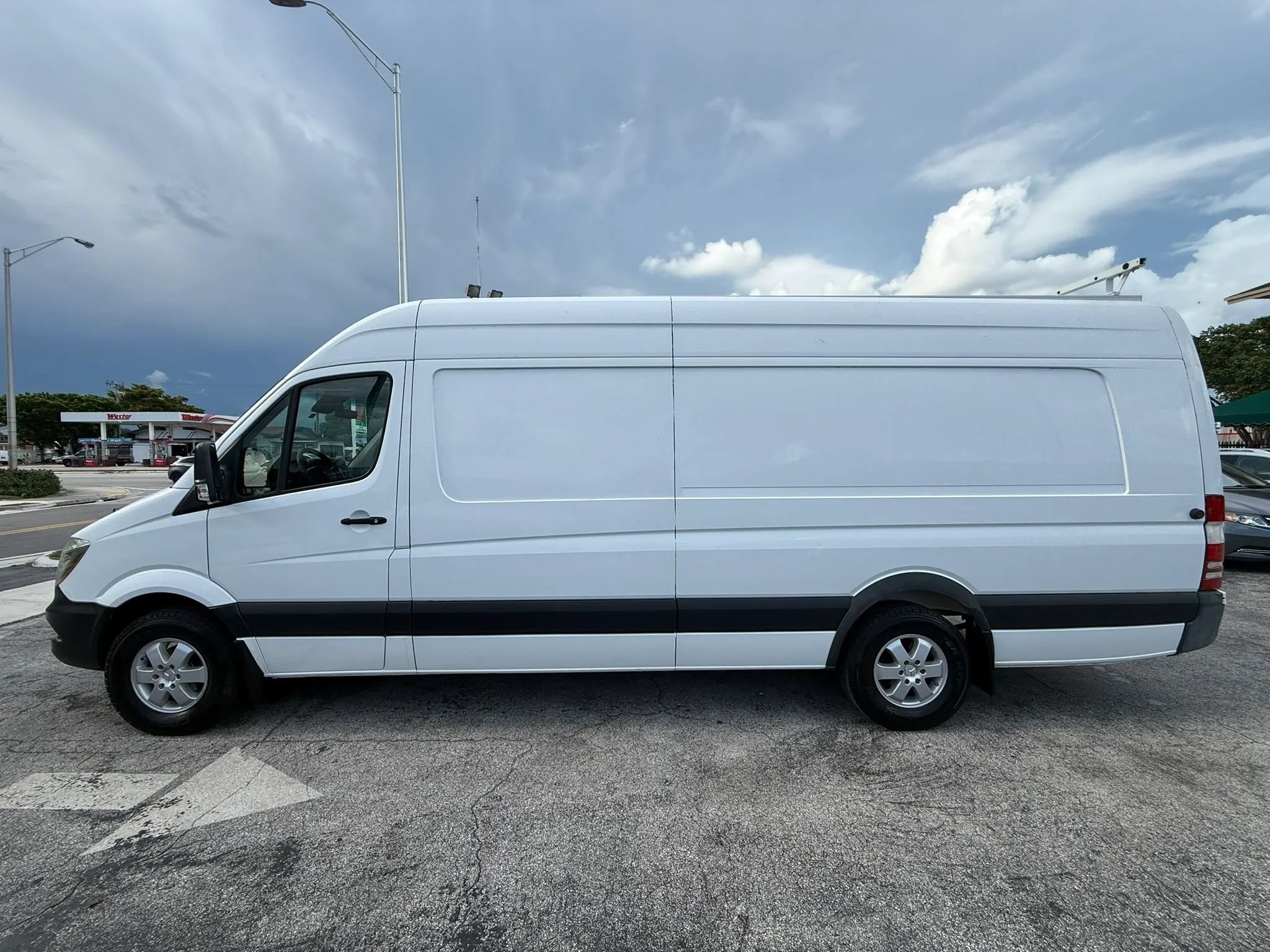 Used 2014 Mercedes-Benz Sprinter 2500 w/ Active Safety Plus Package image 2