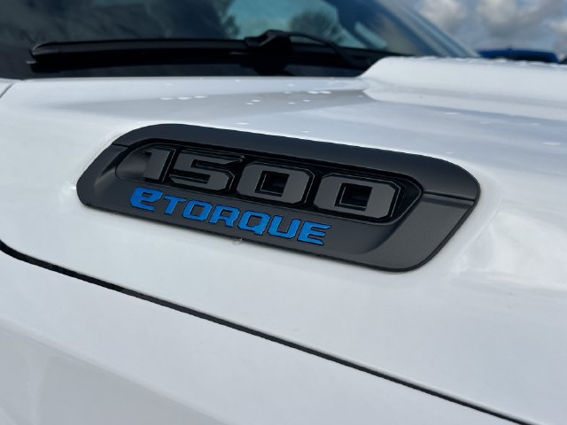 New 2027 RAM 1500 4x4 Crew Cab image 9
