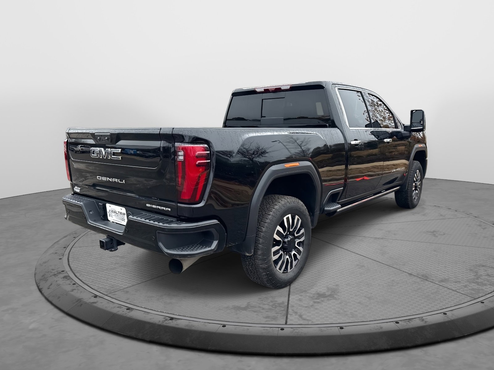 Used 2025 GMC Sierra 2500 Denali Ultimate image 8