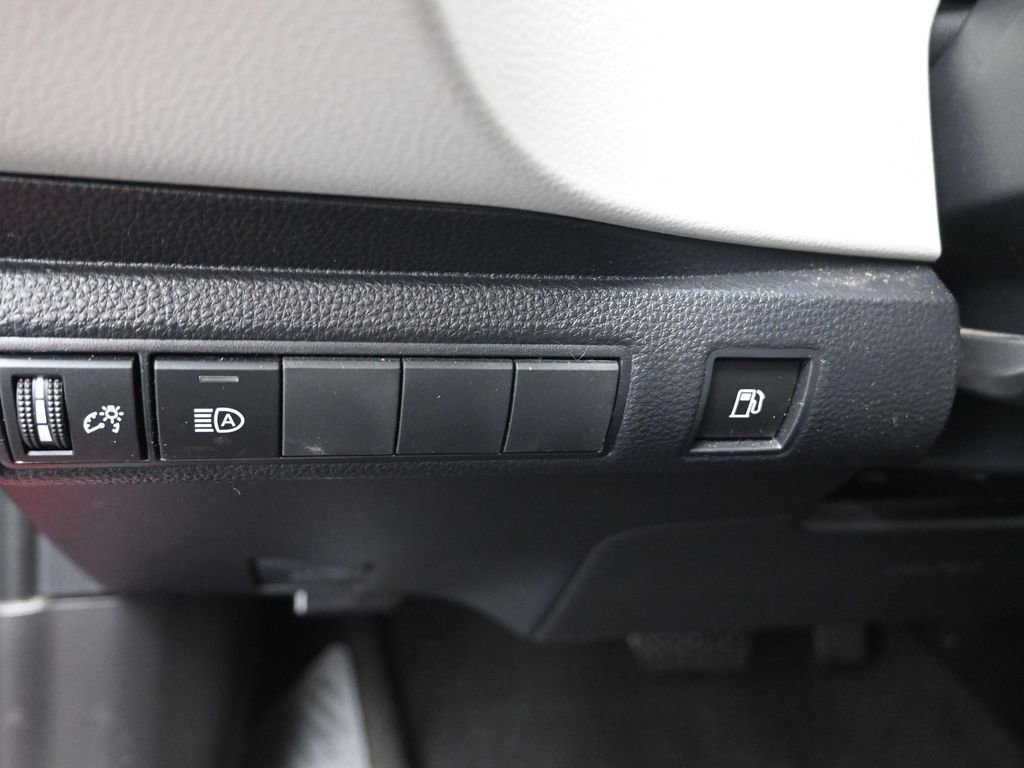 Used 2025 Toyota Corolla LE image 11